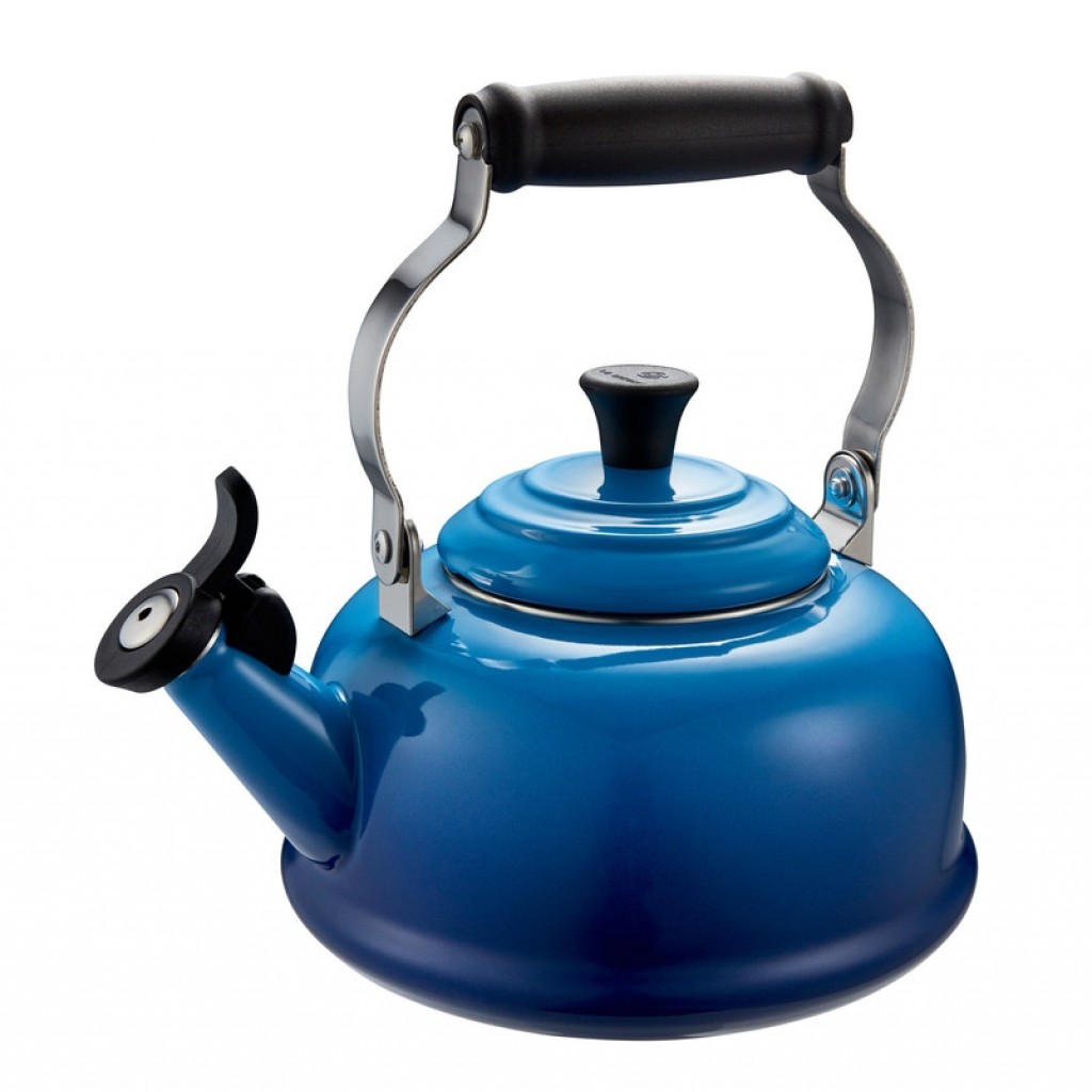 Le Creuset Whistling Tea Kettle 1.7L | Blueberry
